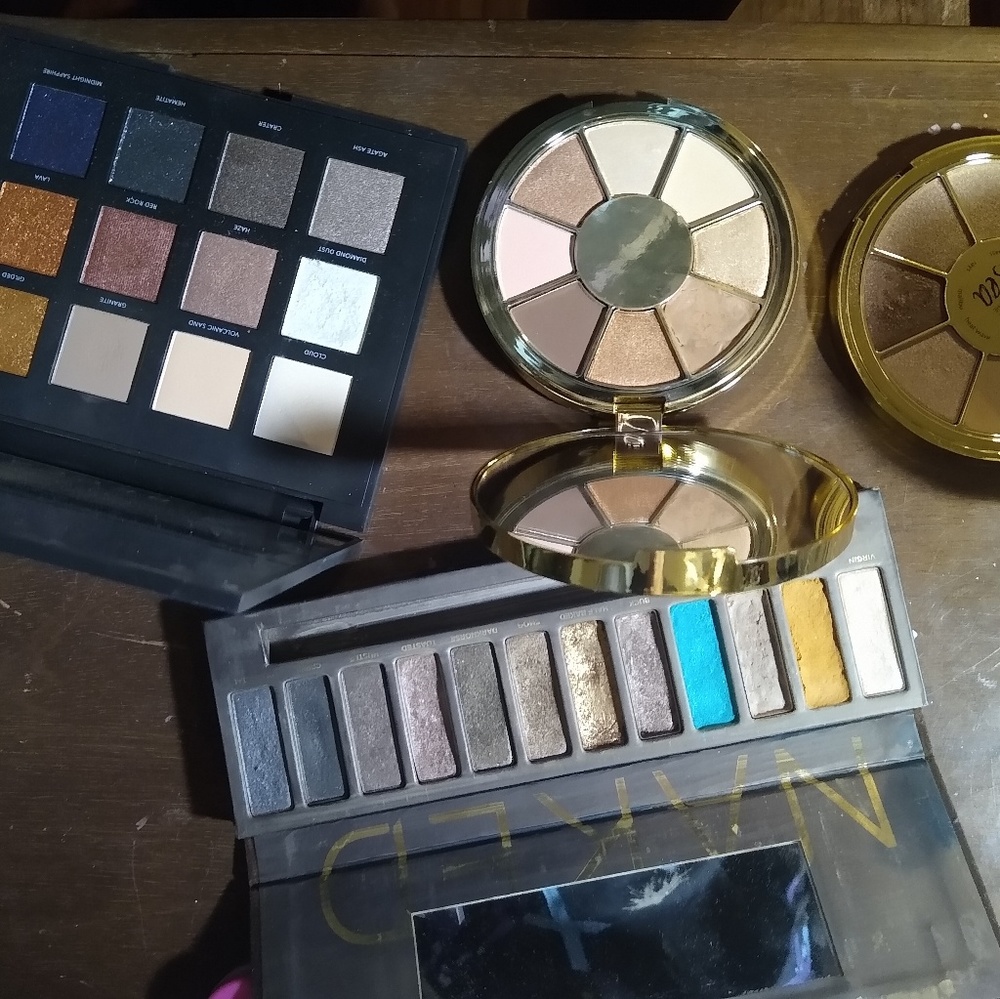 Makeup bundle